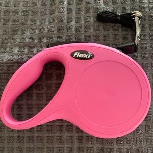 Flexi Retractable Leash NWOT
